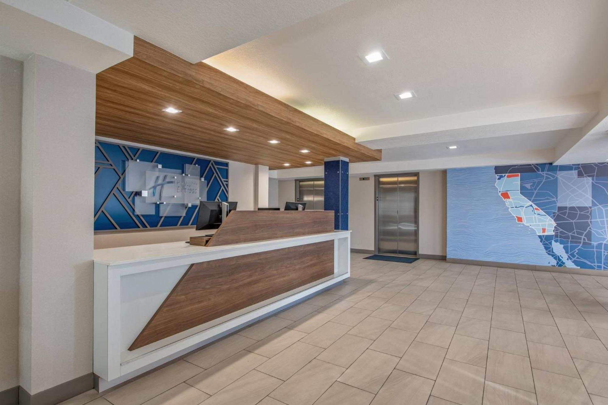 Holiday Inn Express San Diego South - National City By Ihg Eksteriør billede