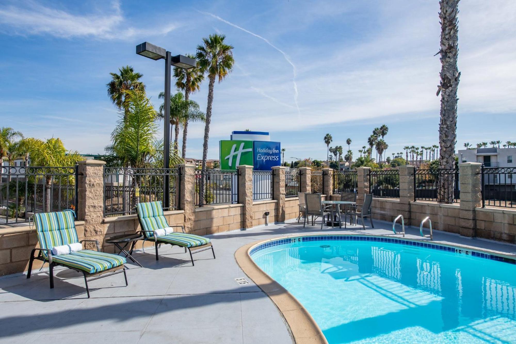 Holiday Inn Express San Diego South - National City By Ihg Eksteriør billede