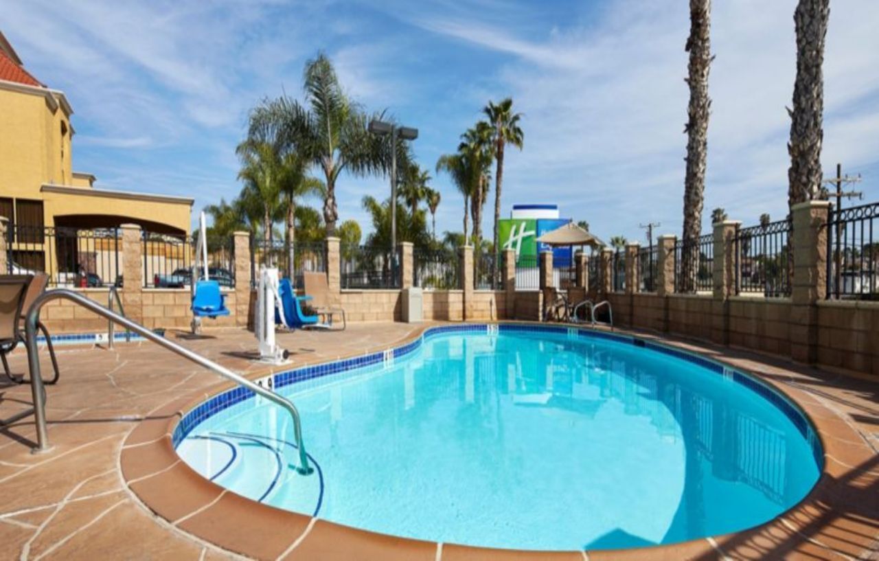 Holiday Inn Express San Diego South - National City By Ihg Eksteriør billede